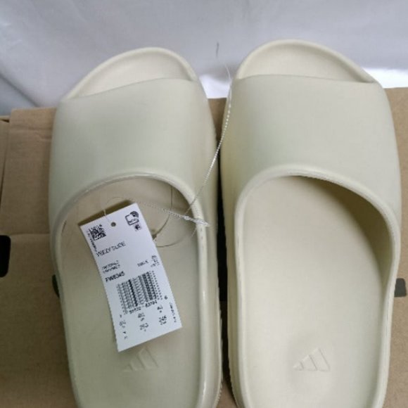 adidas YEEZY Slide Creamy Yellow Slipper